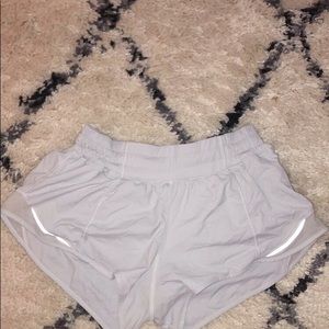 white lululemon hotty hot shorts